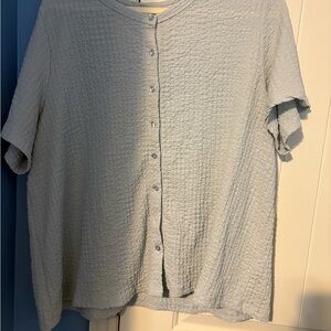 Women’s light blue crinkle blouse